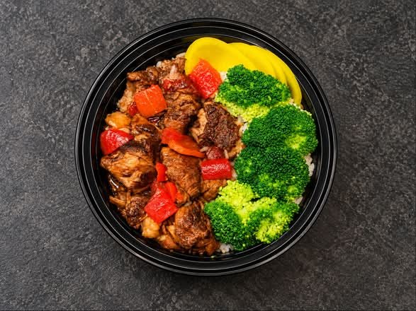 Tomato-Braised Beef Bowl